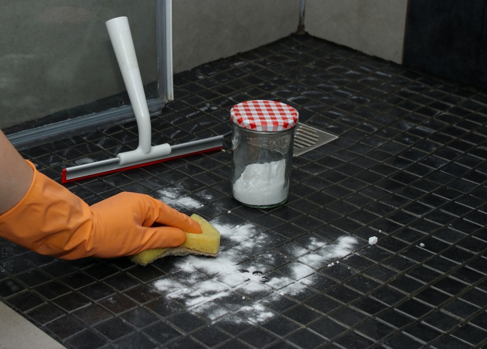 Diese 10 Haushaltsmittel ersetzen teure Reiniger