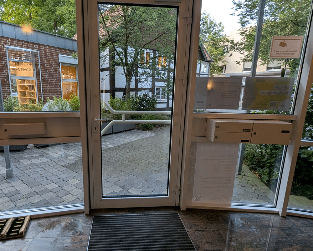 Fensterreinigung-Bueros-und-gewerbe-Bielefeld-Gütersloh-Paderborn-Lippe-Herford Fensterreinigung-Bueros-und-gewerbe-Bielefeld-Gütersloh-Paderborn-Lippe-Herford