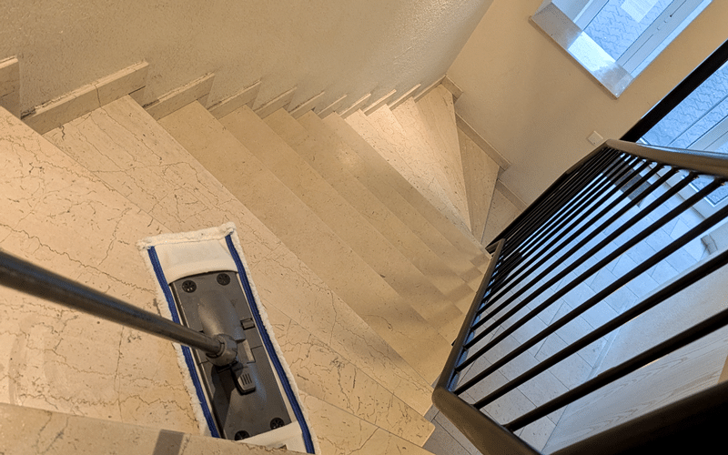 Treppenreinigung-Nassreinigung-Wischen-Bielefeld-Guetersloh-Paderborn-Lippe-Herford Treppenreinigung-Nassreinigung-Wischen-Bielefeld-Guetersloh-Paderborn-Lippe-Herford